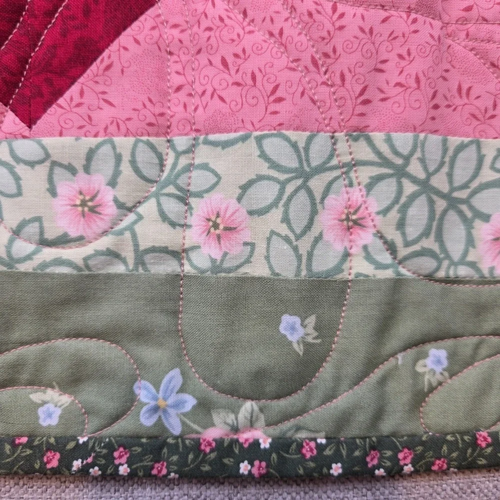 Vintage 2005 Pink/Green‎ Square Handmade Patchwork Diamond Pattern Quilt NEW
